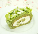 抹茶のロールケーキ